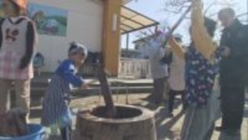 園児がもちつき体験／埼玉県狭山市