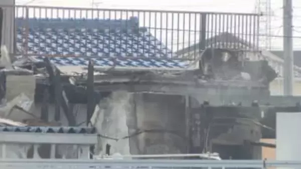 住宅が全焼する火事　住人の男性と連絡取れず／埼玉県