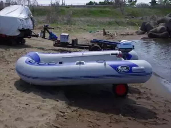 ミニボートで釣り中エンジンが起動せず航行不能に　長野県に住む50代男性と妙高市に住む50代の男性を救助《新潟》