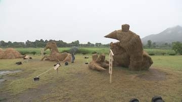 巨大なカピバラやカニも登場 「わらアートまつり」開幕《新潟》