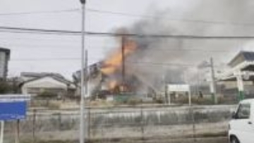 【続報】新潟市西区で住宅を焼く火事　焼け跡から2人の遺体　住人の夫婦と連絡とれず