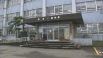 雪の中から身元不明の男性遺体見つかる　現場付近の住宅の住人と「連絡取れない」と地域住民から届けがあり警察が捜索中《新潟》