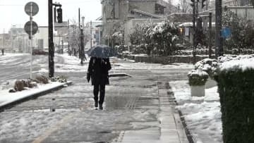 今シーズン初の雪による人的被害　70代男性が除雪中に心肺停止状態　その後、死亡確認《新潟》