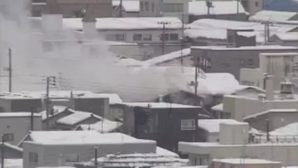 「1階から火が見える」住宅1棟焼く火事 ストーブ近くに遺体 住人の男性か《新潟・長岡市》