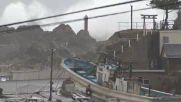 広い範囲で強風　ジェットフォイルが全便欠航　昼過ぎにかけて下越や佐渡で高波に注意 《新潟》