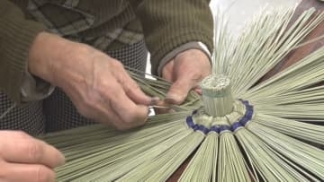 生産者の育成へ「おけさ笠」作り講習会