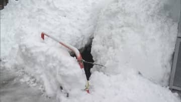 除雪作業中の男性2人が水路に流され心肺停止　詰まった雪を流そうとしたか《新潟》