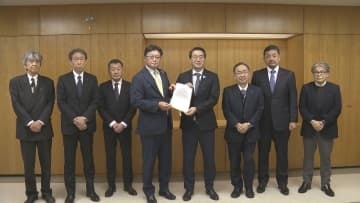 プロスポーツ公式戦などができるアリーナ建設求め　企業の有志が新潟市長に要望《新潟》