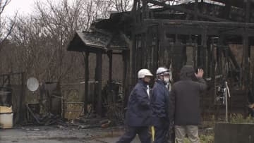 県内で相次ぐ火災　阿賀野市で住宅全焼　焼け跡から男性の遺体　住人の86歳男性と連絡とれず《新潟》