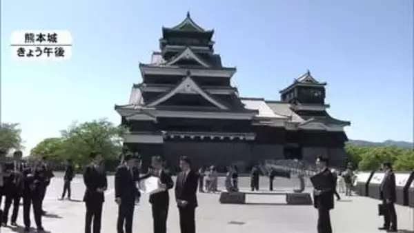 木原 稔官房長官が復旧工事進む熊本城など視察