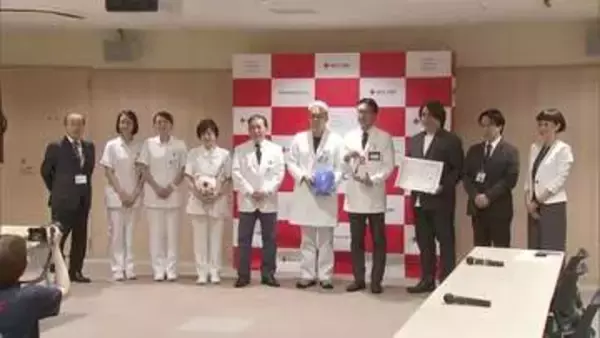 「女性の健康」テーマの動画を贈呈