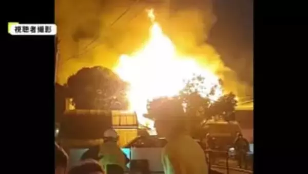 真っ赤な炎が建物から噴き出す 熊本市北区で住宅や小屋など全焼 けが人なし