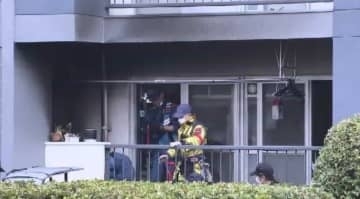 団地のベランダで不審火　洗濯物や壁の一部など焼ける　住人男性がやけど　福岡市