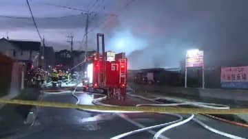 「2階建ての建物の1階から火が出ている」　アパート1棟を全焼　火元は1階の部屋か　福岡市