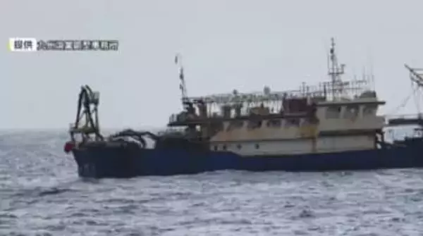 中国漁船を長崎県沖EEZ内で拿捕　停船命令に従わず…逃走疑いで船長を逮捕　アジやサバを密漁目的か　水産庁