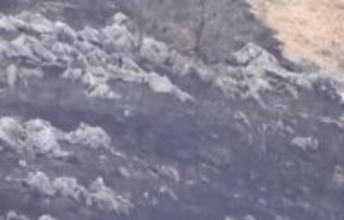 秋吉台「山焼き」で男性作業員１人死亡　衣服に火が燃え移る　山口・美祢市