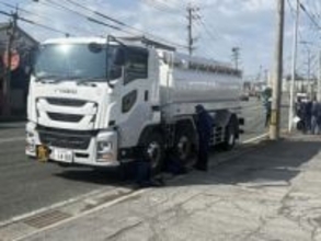 タンクローリー車が男性巻き込んだか　男性は心肺停止で病院に運ばれる　過失運転致傷の疑い視野に状況調べる　福岡・北九州市