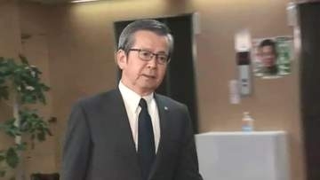 自民党福岡県連の松本会長が党本部へ　「若手には公認証を」鈴木幹事長と面会　会長職の辞任も報告　金銭授受疑惑で