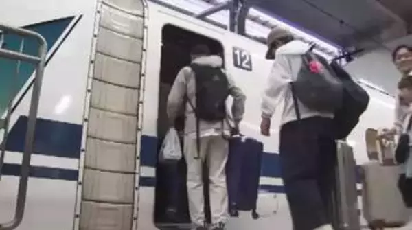 GW終盤　Uターンラッシュがピーク見込み　新幹線は朝から混雑　「寂しい」別れを惜しむ人も　福岡