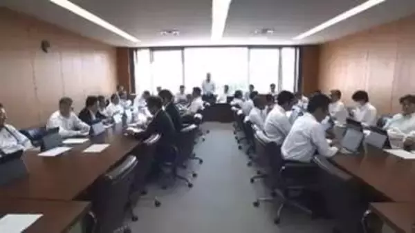 「事前説明なし」に議会側が“反発”…会議開始が4時間遅れに　執行部との関係も変化へ　民主県政県議団は3分裂　福岡県議会