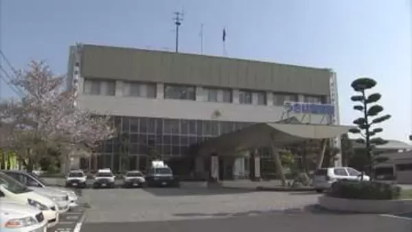 車を“飲酒運転”→ガードレール突き破り川に転落→車を放置して逃走　うきは市職員の男を逮捕　市役所で寝ているところを上司が発見　「警察に捕まると思って逃げた」　福岡