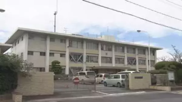「女性のにおいに興奮」学校に侵入し女子中学生の上履き盗んだ疑い　34歳男を逮捕　自宅から女性用下着やパンプスなど10足以上　福岡