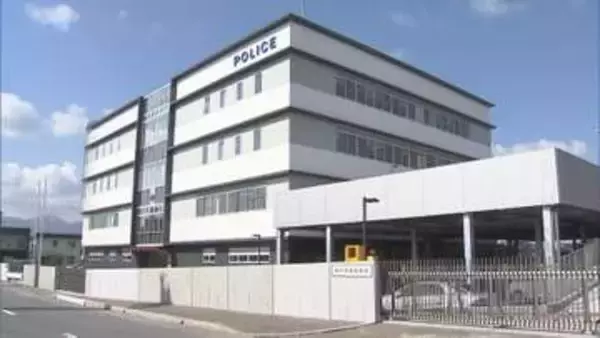 普通乗用車が対向車線を逆走　大型貨物車2台と次々衝突　運転の30代とみられる男性が意識不明　福岡・苅田町