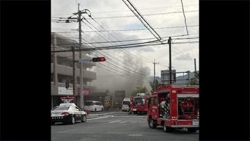 「煙が出ています」　福岡市早良区の葬儀場で火事　線香の火がゴミに燃え移ったか