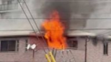 粕屋町で住宅火災　焼け跡から性別不明の1遺体　35歳女性と連絡取れず　福岡