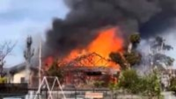 神社の社務所兼住宅を焼く火事　一時激しく炎上し骨組みだけに　約3時間後に消し止められる　福岡・北九州市