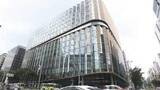 「JR博多駅前で『西日本シティビル』開業　「新しいランドマークに」　銀行窓口は平日午後8時まで　飲食店やホールも　福岡市」の画像1