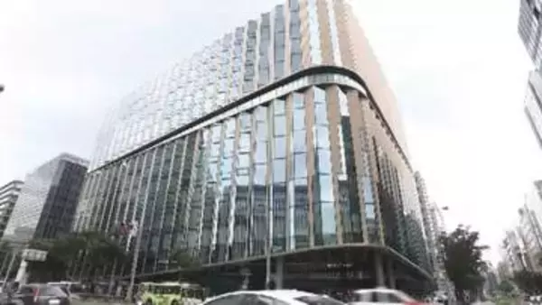 JR博多駅前で『西日本シティビル』開業　「新しいランドマークに」　銀行窓口は平日午後8時まで　飲食店やホールも　福岡市