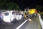 【続報】燃えた車両から性別不明の遺体　山陽自動車道の通行止め続く　徳山西IC～防府東IC間（下り）　警察が事故原因を捜査中　17日午前5時現在
