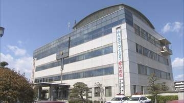 顔の赤い男がコンビニから出てきて…軽乗用車に乗って発進　“酒酔い運転”で60歳男を逮捕　「お酒が体内に残っているとは思いませんでした」と否認　福岡
