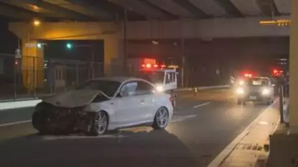 国道3号の交差点で車同士が衝突　うち1台が横転　3人を搬送　福岡市