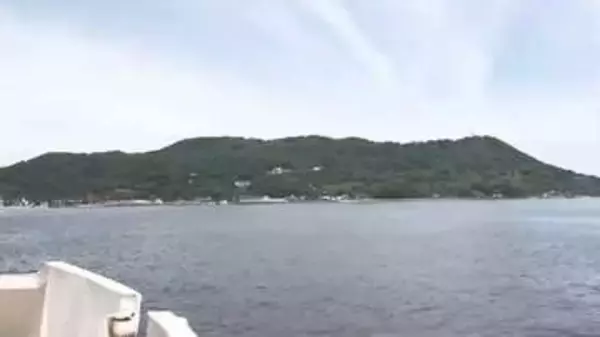 「海岸に人かマネキンのようなものが・・・」島の駐在所に通報　現場で死亡を確認　成人女性か　警察が身元確認急ぐ　福岡市西区・能古島
