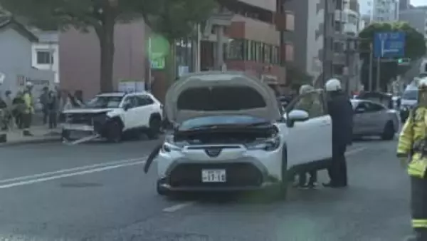 【速報】路線バス含む4台が絡む事故　2人を病院に搬送　「明治通り」の通行止めは解除　福岡市早良区