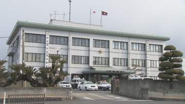 特急「ソニック」と軽自動車が衝突　車の運転手「気がついたら踏切の中に入っていた」　JR日豊線の一部区間で運転見合わせ　福岡