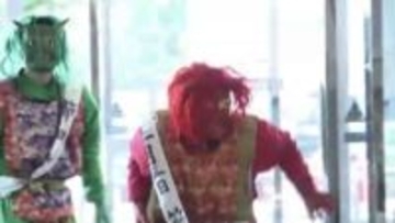 節分を前に赤鬼と青鬼がTNCへ　2月3日の豆まき神事には中村獅童さんなど参加　福岡の櫛田神社