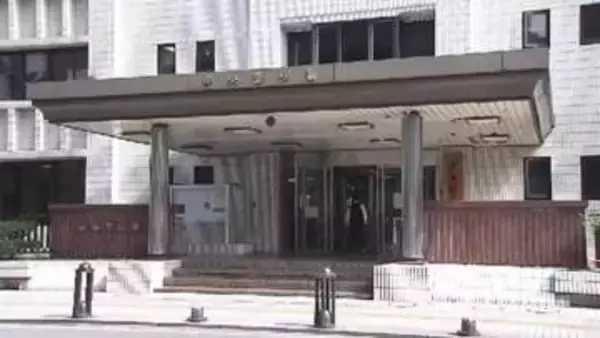 中学校講師の男を逮捕　電車内で女性警察官に下半身を押し付けた疑い　「押し付けた認識はありません」と容疑否認　福岡