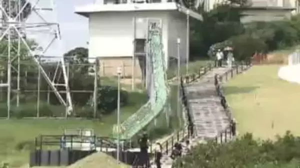 骨折など10人けが…皿倉山の大型すべり台　大人と夜間の利用禁止へ　検討会議が決定　福岡・北九州市