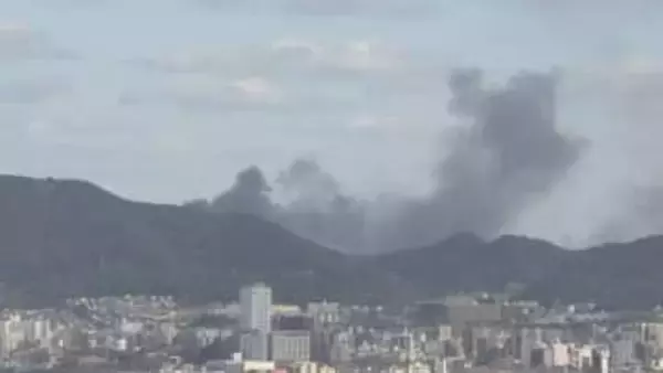 【速報】黒煙上がる「平屋建ての倉庫が燃えている」通報多数　山に延焼との情報も　福岡・北九州市