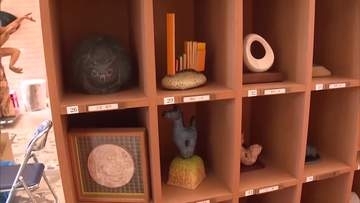 げた箱にアート作品を展示　廃校になった中学校を活用　２８日まで　大田原市