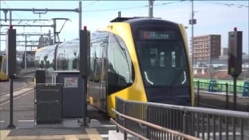 ＬＲＴに乗って沿線工場を見学　就職考える学生対象に初開催　宇都宮市