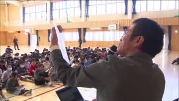 食べ物大切に　梨農家らが地元の小学校で出前講座　宇都宮市