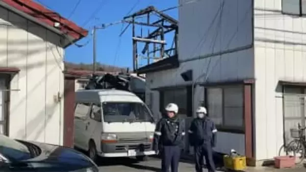 【速報】足利で住宅5棟焼く火事 焼け跡から2人の遺体 出火元の男性も負傷