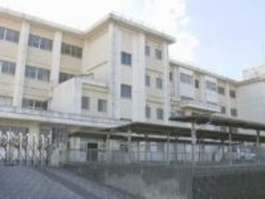 スマホから動画見つかり発覚…自宅で入浴中の女性2人を盗撮か 中学校講師の25歳男を再逮捕「性的欲求満たすため」