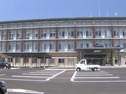 「サウナが燃えている」リゾートホテルの露天風呂でバレルサウナがほぼ全焼 施設にいた約20人は避難しケガなし