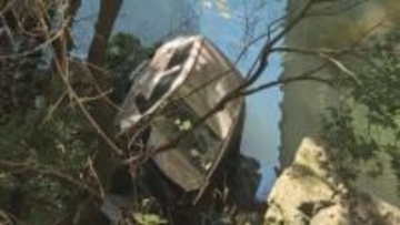 「下に車が落ちている」と通報…軽自動車が20mほど下の川に転落 運転手の46歳男性が死亡 片側一車線の右カーブ