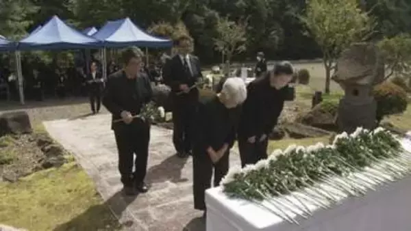 58人死亡 5人行方不明…御嶽山の噴火から12年 麓の公園で犠牲者の追悼式 息子とその婚約者を亡くした遺族の姿も